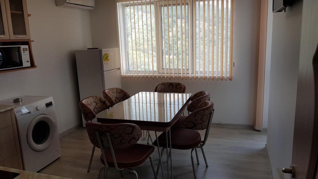 Д И В 2 - D & V 2 Apartment Sandanski Dış mekan fotoğraf